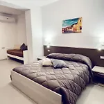 La ゲストハウス 3*